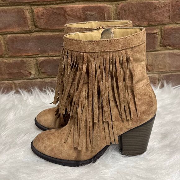 Soda Women’s Tan Fringe Bootie Size 8.5 - Picture 3 of 9